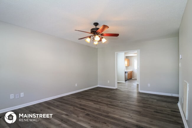 Building Photo - 490 Mae Stone Dr