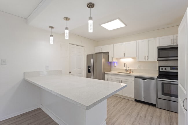 Building Photo - 108-829 Noelani St