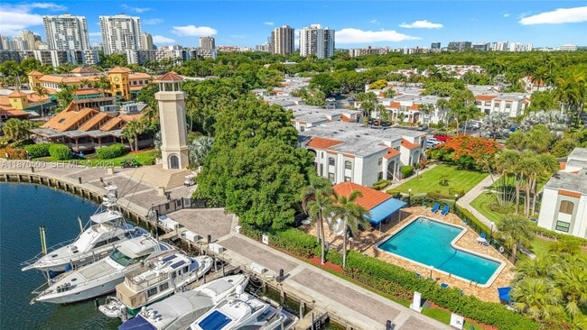 Foto del edificio - 3552 Magellan Cir