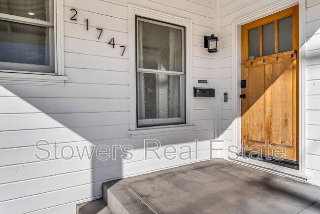 Foto del edificio - 21747 Orange Ave