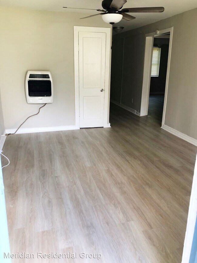 Building Photo - 2 br, 1 bath House - 3528 Admiral Dr A
