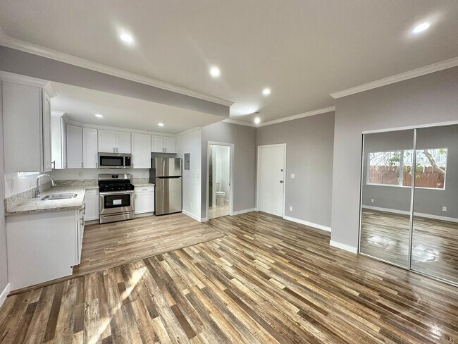 Foto del edificio - 2918 Leeward Ave