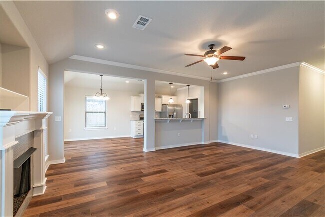Building Photo - 4487 W Divide Dr