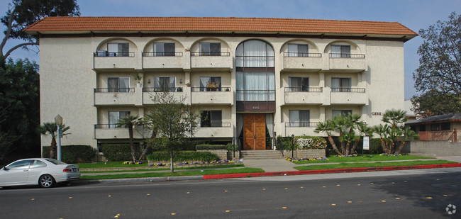 Building Photo - 445 S Los Robles Ave
