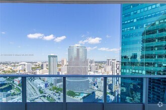 Building Photo - 200 Biscayne Blvd Way