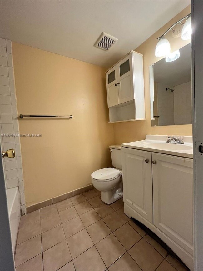 Foto del edificio - 3470 Foxcroft Rd