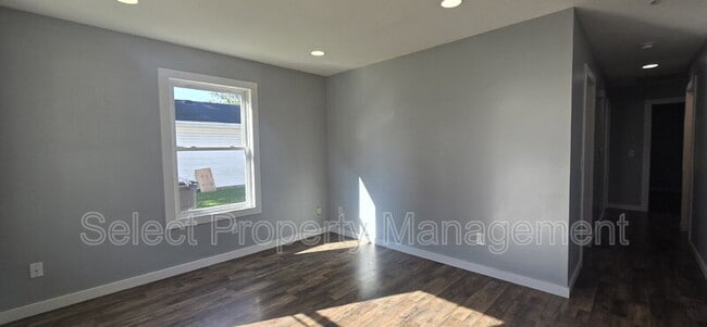 Foto del edificio - 4808 Tyrone Rd
