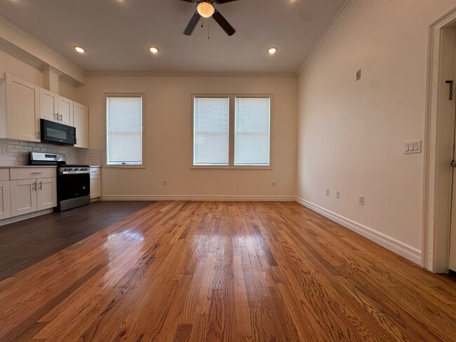 373 Danforth 101 - 369 Danforth Ave