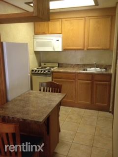 Building Photo - 206 Red Deer Ln