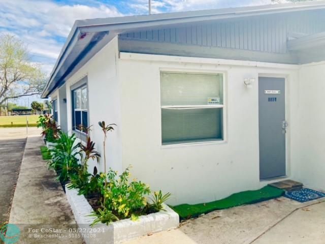 Foto del edificio - 889 NW 16th Ave