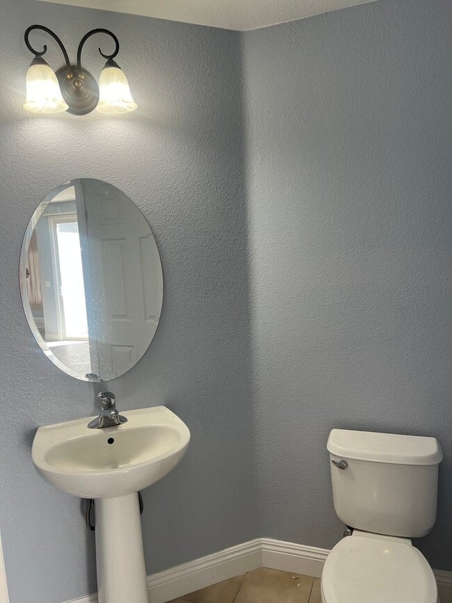 Building Photo - LOVELY REMODELED 4 BEDROOM HOUSE IN N. NAT...
