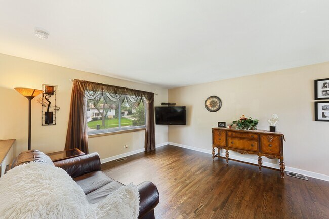 Foto del edificio - 1450 Gentry Rd