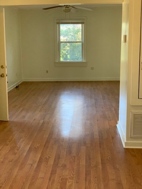 Foto del edificio - 4061 Hillcrest Ln W