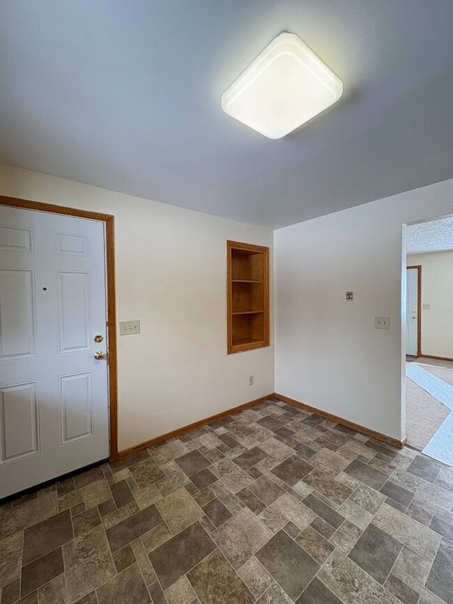 Building Photo - 5032 S Main St