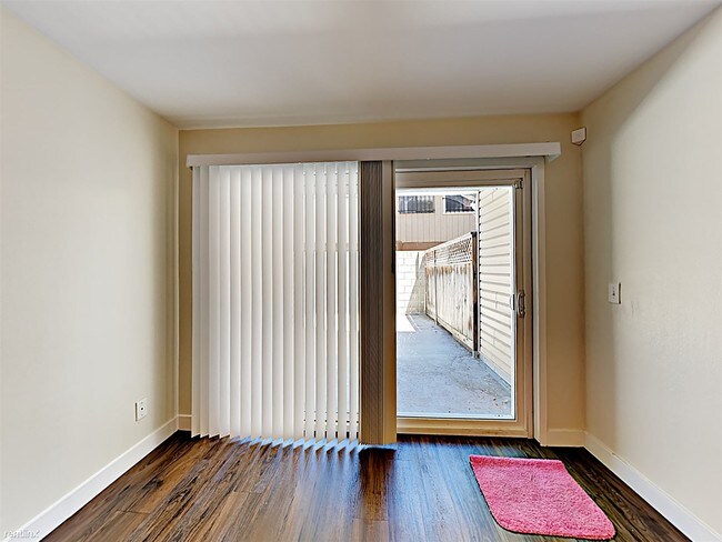 Building Photo - 2 br, 2 bath  - 9700 Mountain Blvd APT 5
