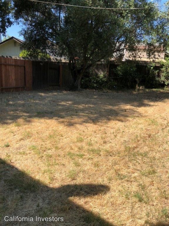 Building Photo - 7633-7635 San Simeon Dr