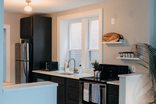 Building Photo - 4231 Swan Ave