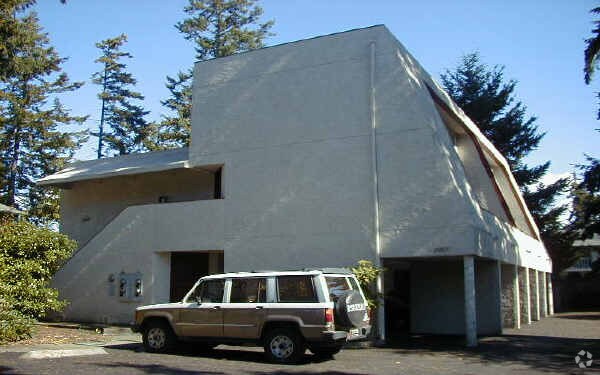 Primary Photo - 20815 76th Ave W