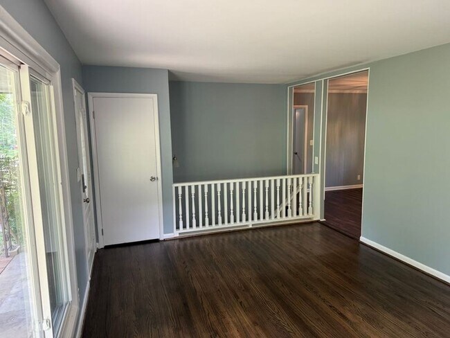 Foto del edificio - NOW AVAILABLE! RENT READY!!