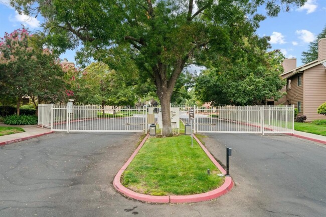 Building Photo - 11150 Trinity River Dr