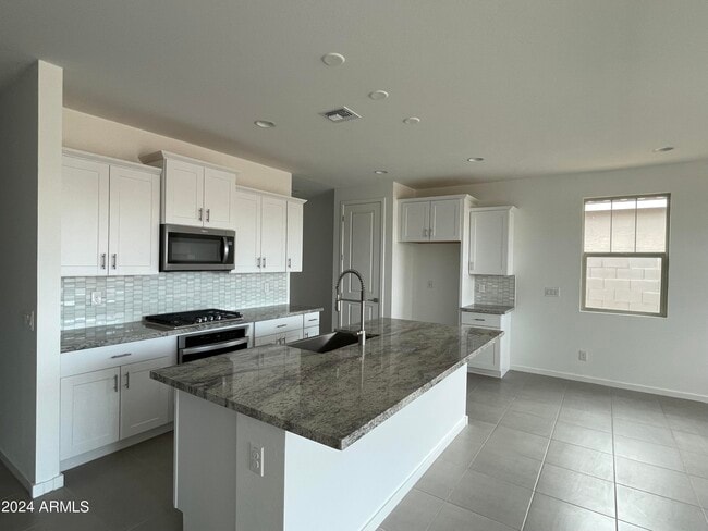 Foto del edificio - 4711 S 110th Ave