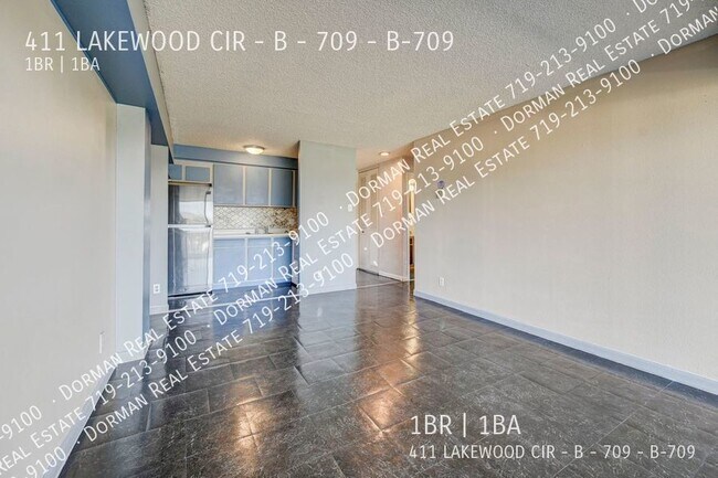 Building Photo - Highrise condo with views and all utilitie...