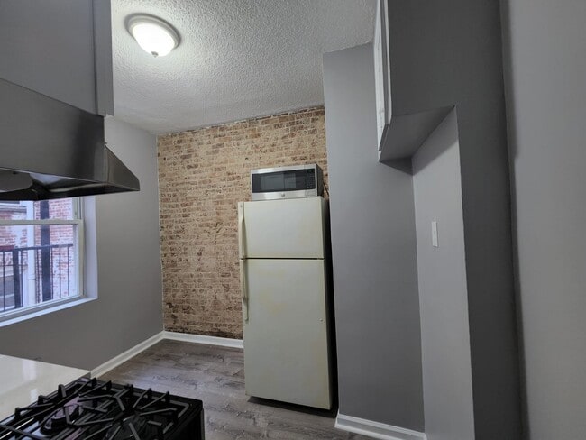 Building Photo - 5616 Hudson Ave