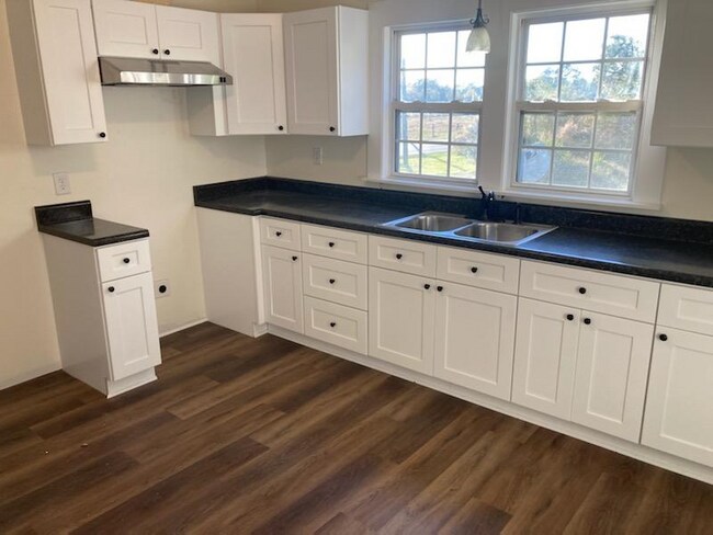 Foto del edificio - 200 Koonce Fork Rd