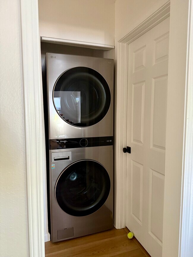 Foto del edificio - 4196 N Mountain View Ave