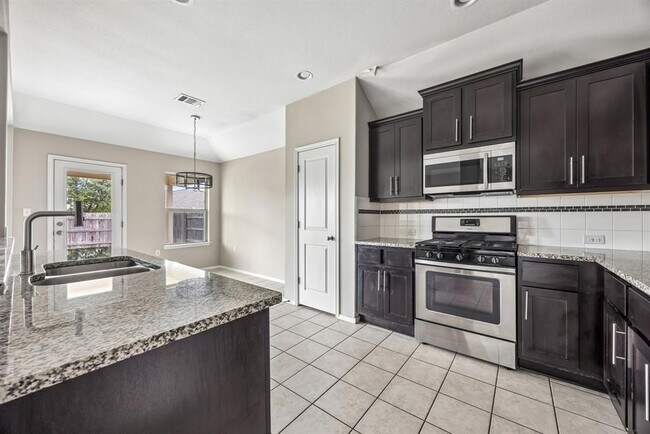 Building Photo - 5505 Bonneville Bend