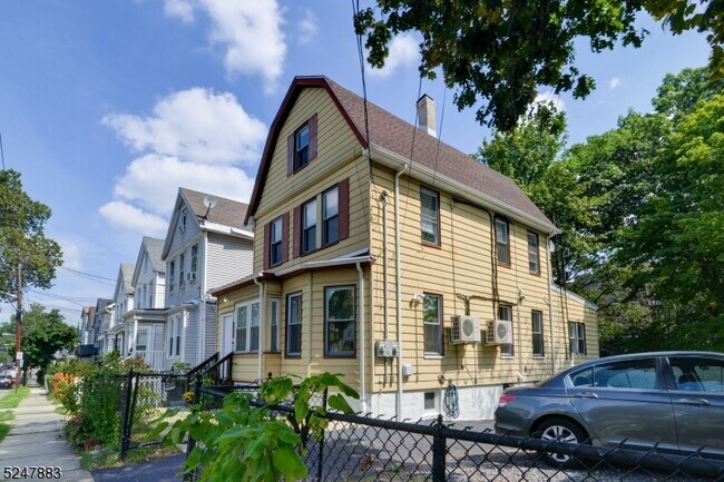 Foto del edificio - 116 Brookside Ave