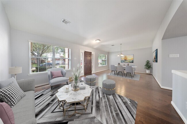 Foto del edificio - 2219 Rocky Hollow Ln