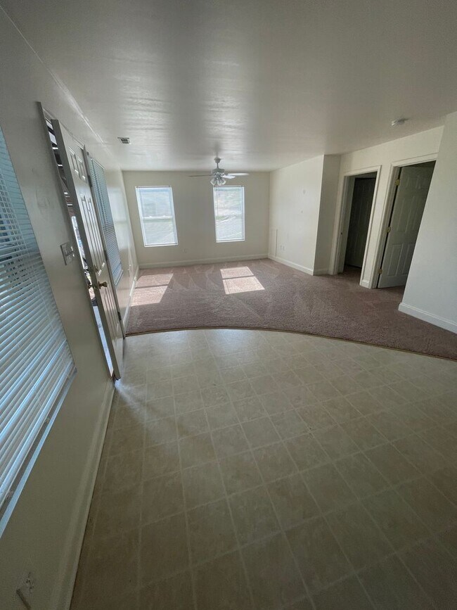 Foto del edificio - 3 Bedroom 3 Bath 1st Floor