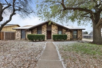 Building Photo - 7201 Hardwood Trail