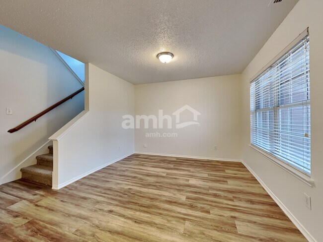 Building Photo - 7417 Marsland Lane