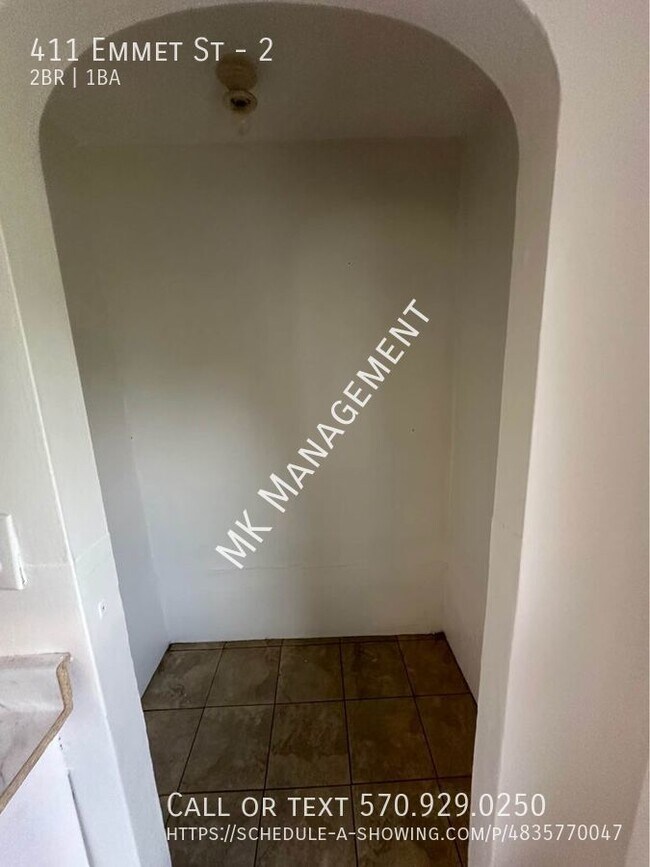 Foto del edificio - 2 bed/1 bath