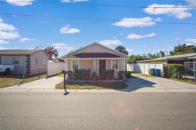 Foto del edificio - 1205 Ave F