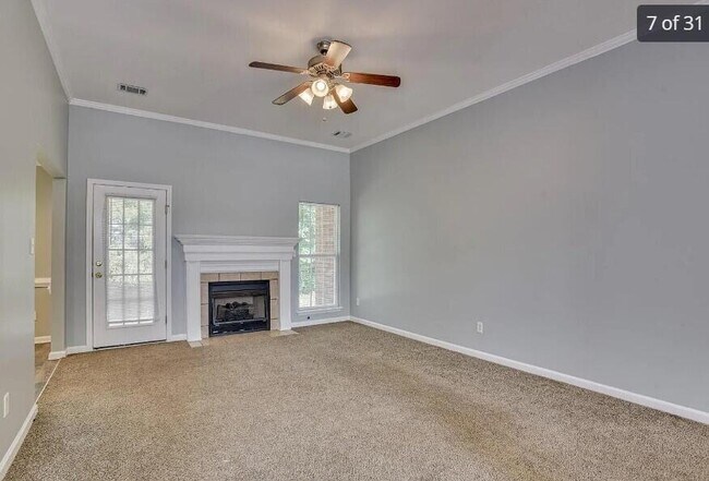 Foto del edificio - 647 Butler Springs Cir