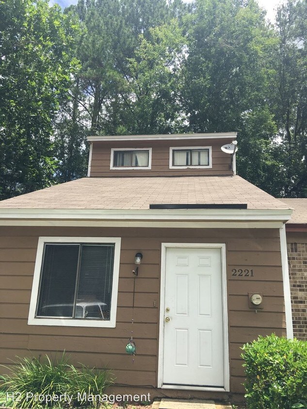 Primary Photo - 2221 Sandpiper St