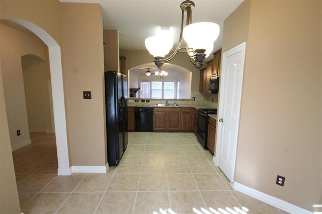 Building Photo - 300 Bluefinch Dr
