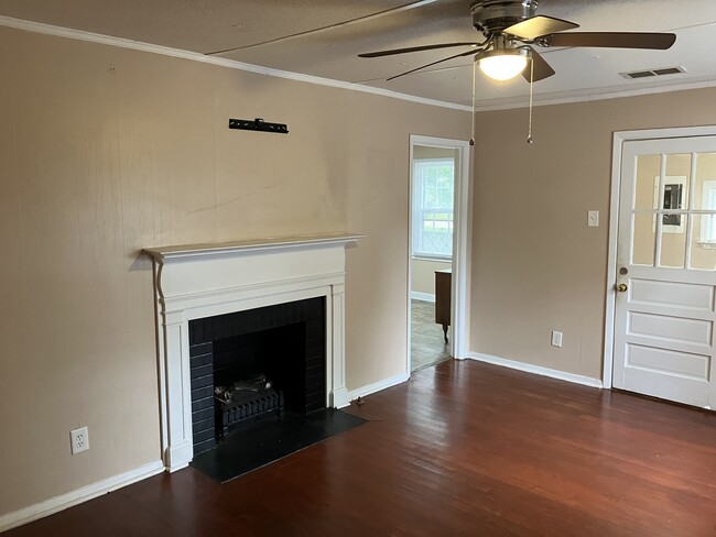 Living Room View to Kitchen - 110 McArthur Blvd