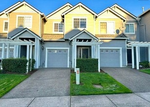 Building Photo - 20366 Hoodview Ave