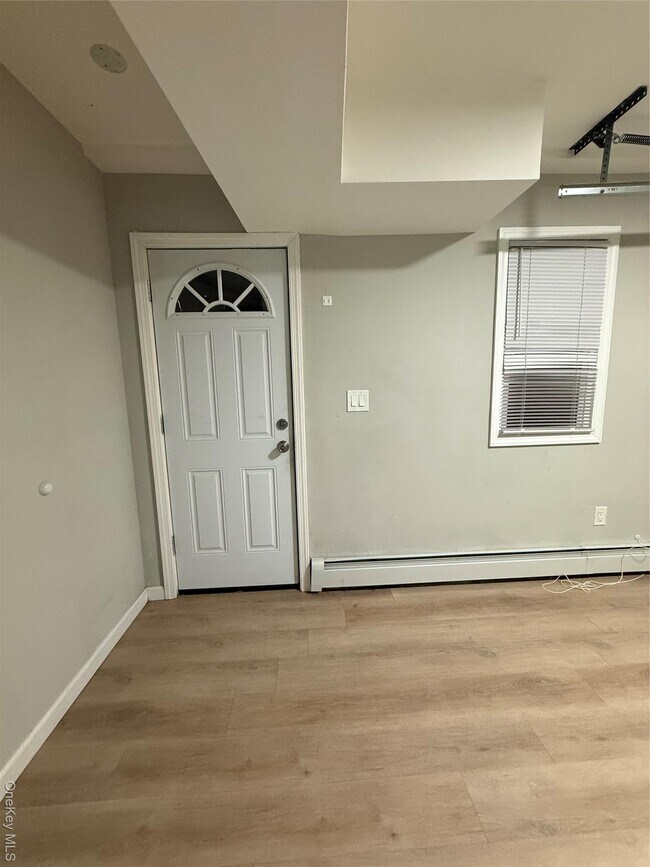 Foto del edificio - 119-19 Guy R Brewer Blvd