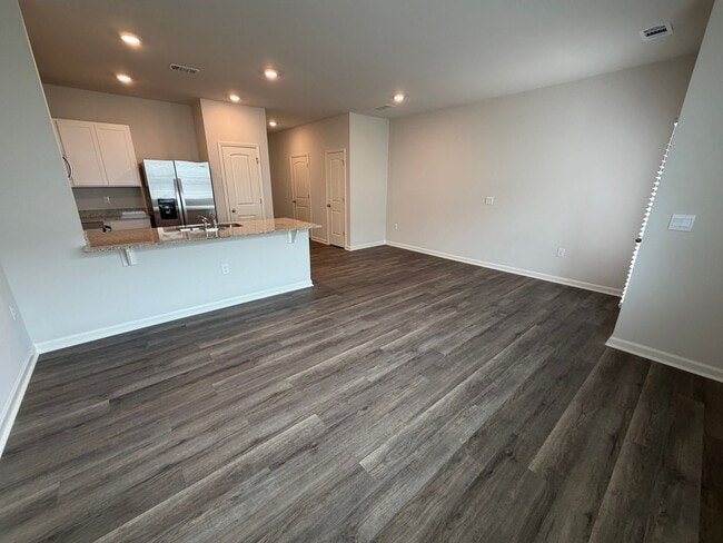 Building Photo - 3 Bedrooms, 2.5 Bathrooms - Townhome in Armuchee!