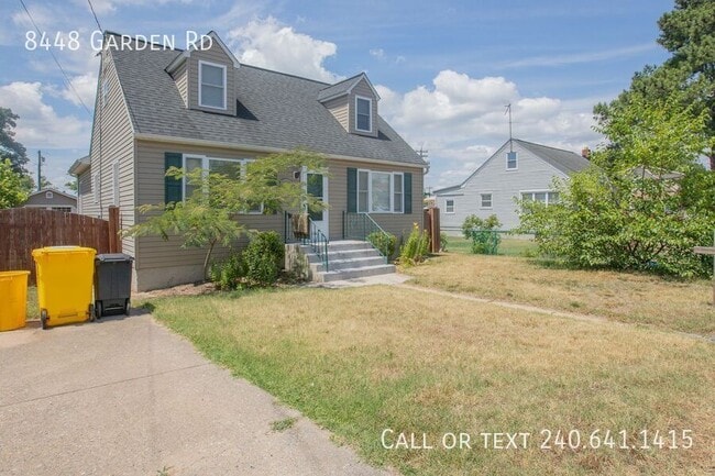 Foto del edificio - 8448 Garden Rd