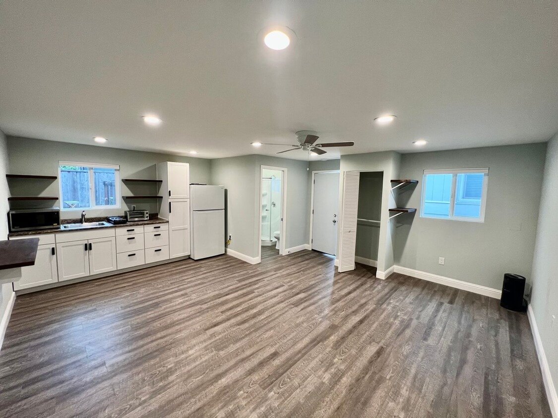 Primary Photo - Junipero Ave Apartment Studio - Available ...