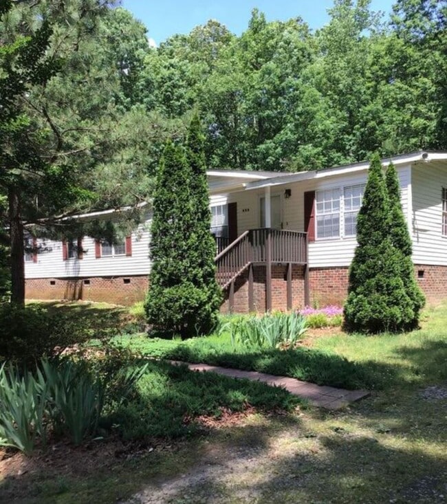 Foto del edificio - Spacious 3BR Home in Franklinton