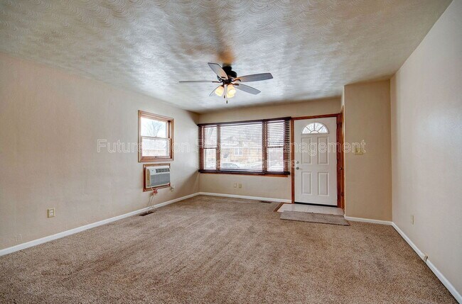 Foto del edificio - 323 S Hebbard St