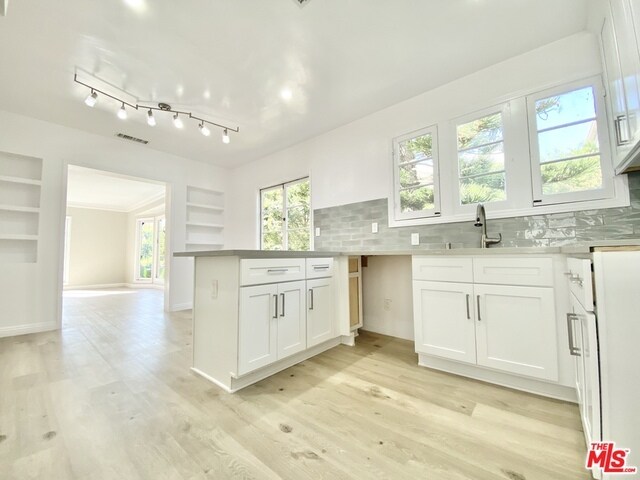 Primary Photo - 354 S Reeves Dr