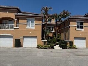 Building Photo - 5020 Fairways Cir